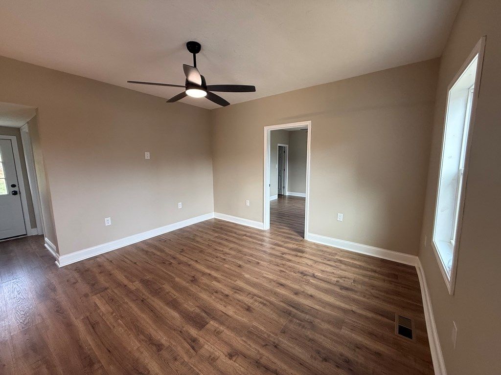 Photo of 412 Dobyns St, Galax, VA 24333 (MLS # 109295)