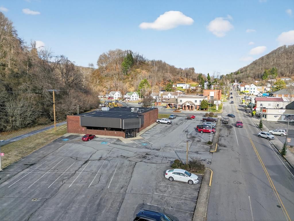 Photo of 113 E Main St, Saltville, VA 24361 (MLS # 104354)
