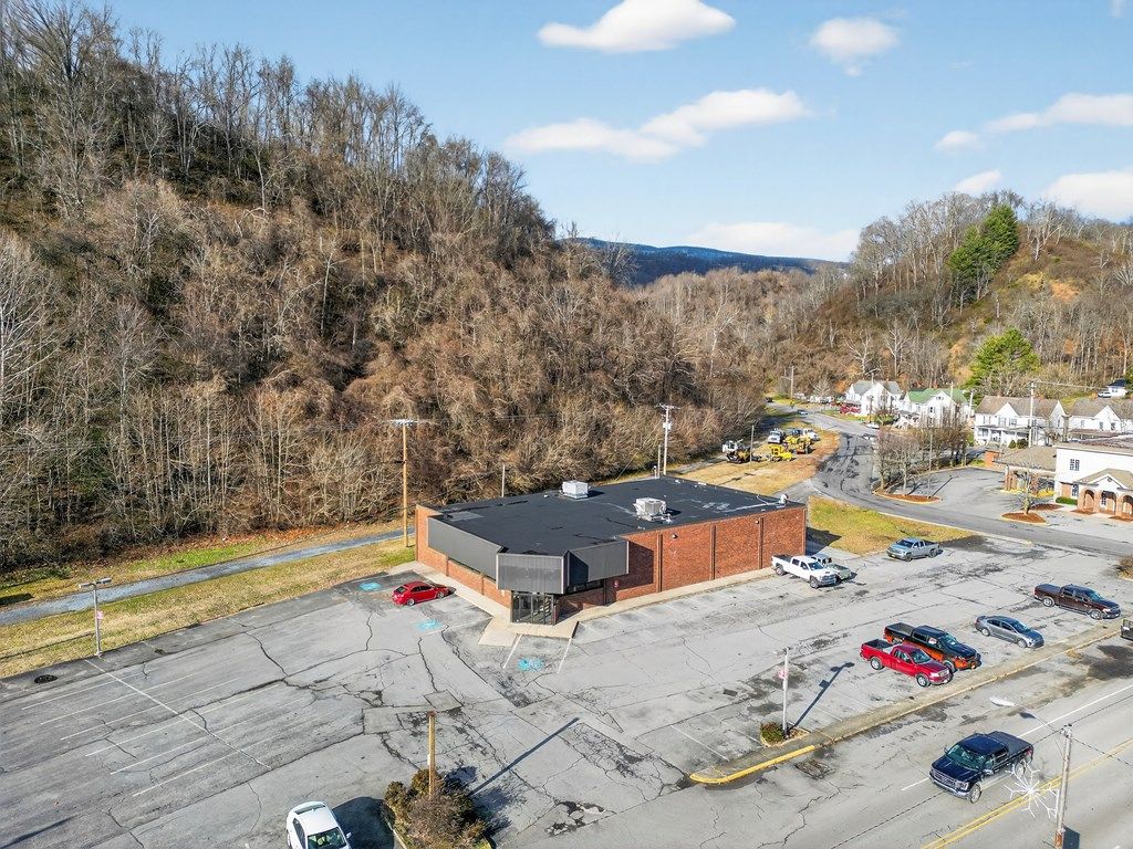 Photo of 113 E Main St, Saltville, VA 24361 (MLS # 104354)