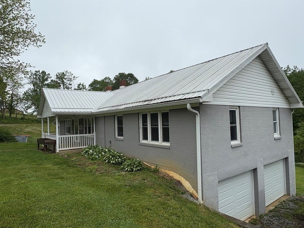 Photo of 6805 Wilson Highway, Independence, VA 24348 (MLS # 103604)