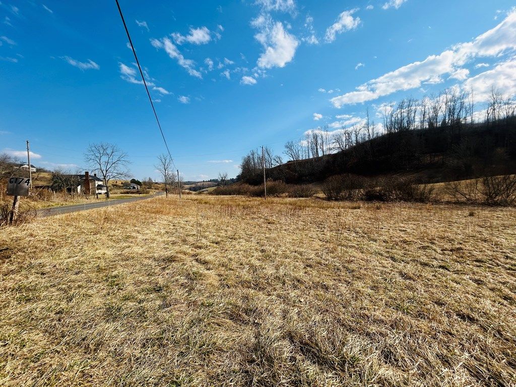 Photo of 6174 Carsonville Rd #136B, Fries, VA 24330 (MLS # 109120)