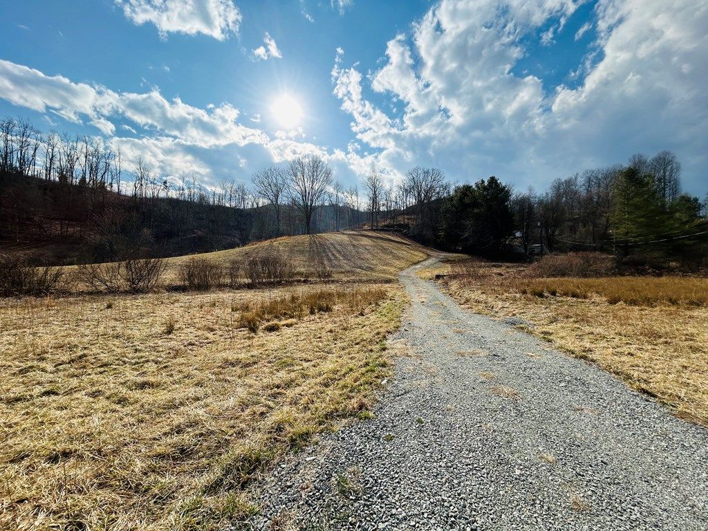 Photo of 6174 Carsonville Rd #136B, Fries, VA 24330 (MLS # 109120)