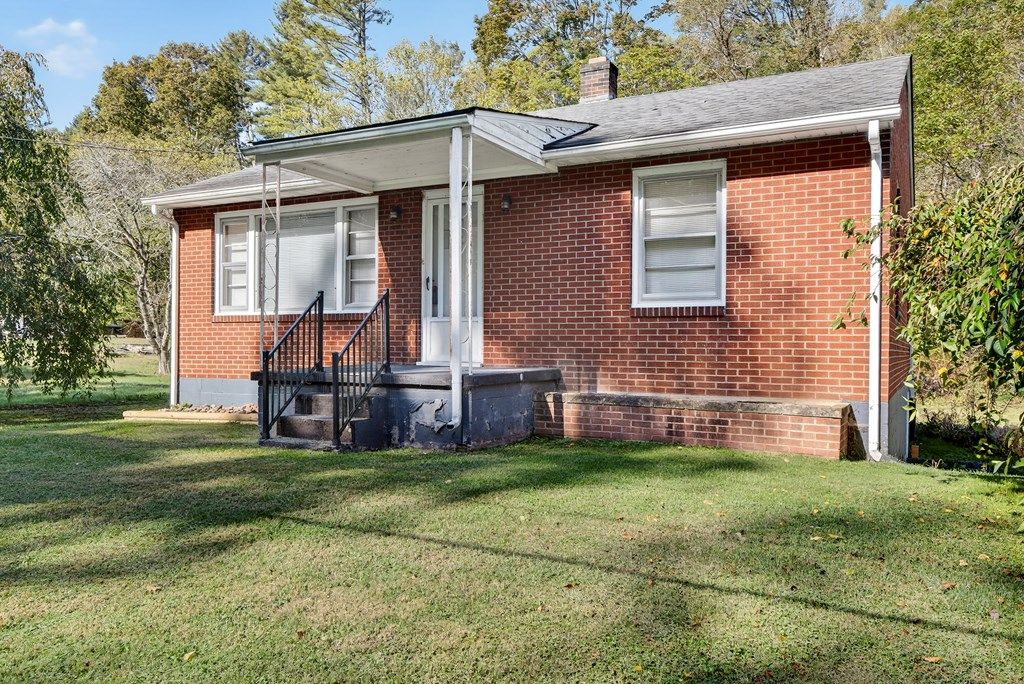 Photo of 239 Currin Valley, Marion, VA 24354 (MLS # 103654)