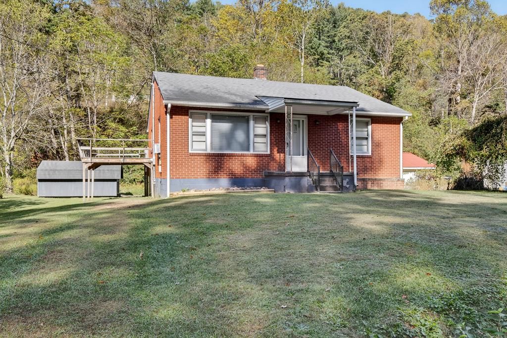 Photo of 239 Currin Valley, Marion, VA 24354 (MLS # 103654)