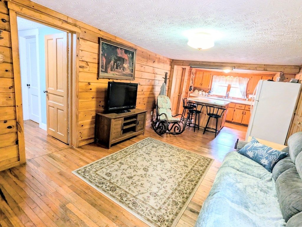 Photo of 41 Tall Pines Ln, Hillsville, VA 24343 (MLS # 103685)
