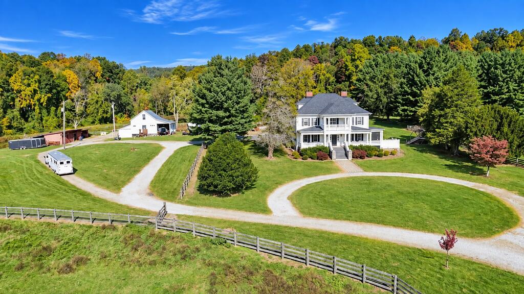 Photo of 6112 E Lee Hwy, Draper, VA 24324 (MLS # 112290)