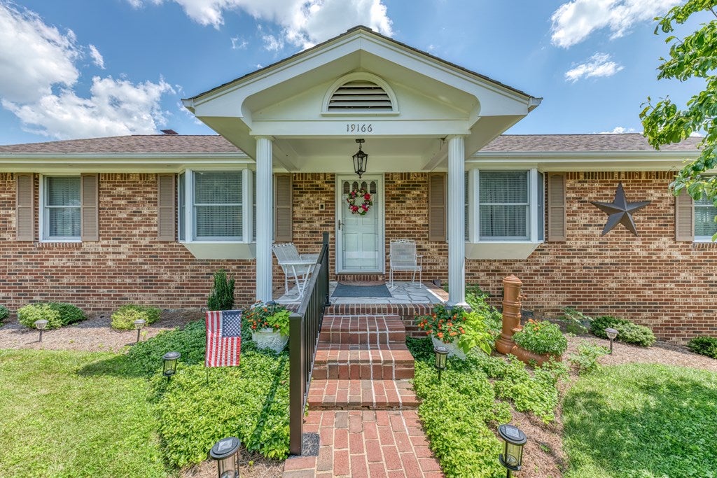 Photo of 19166 Stone Mountain Rd, Abingdon, VA 24210 (MLS # 111282)