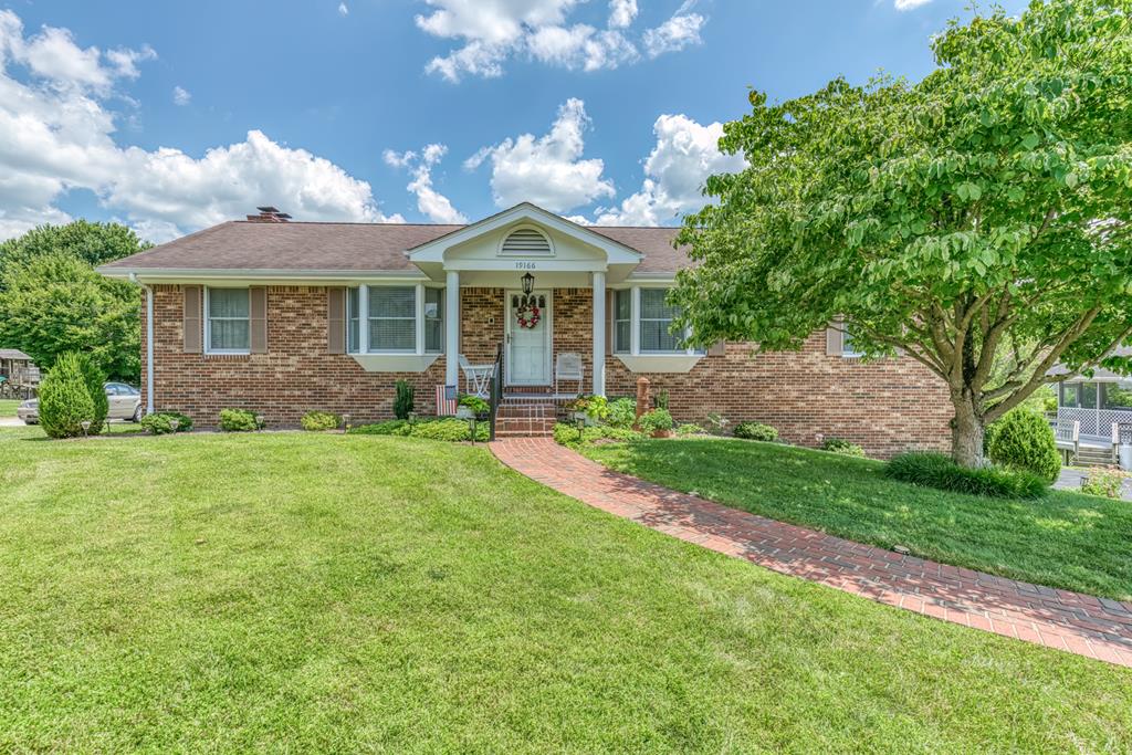 Photo of 19166 Stone Mountain Rd, Abingdon, VA 24210 (MLS # 111282)