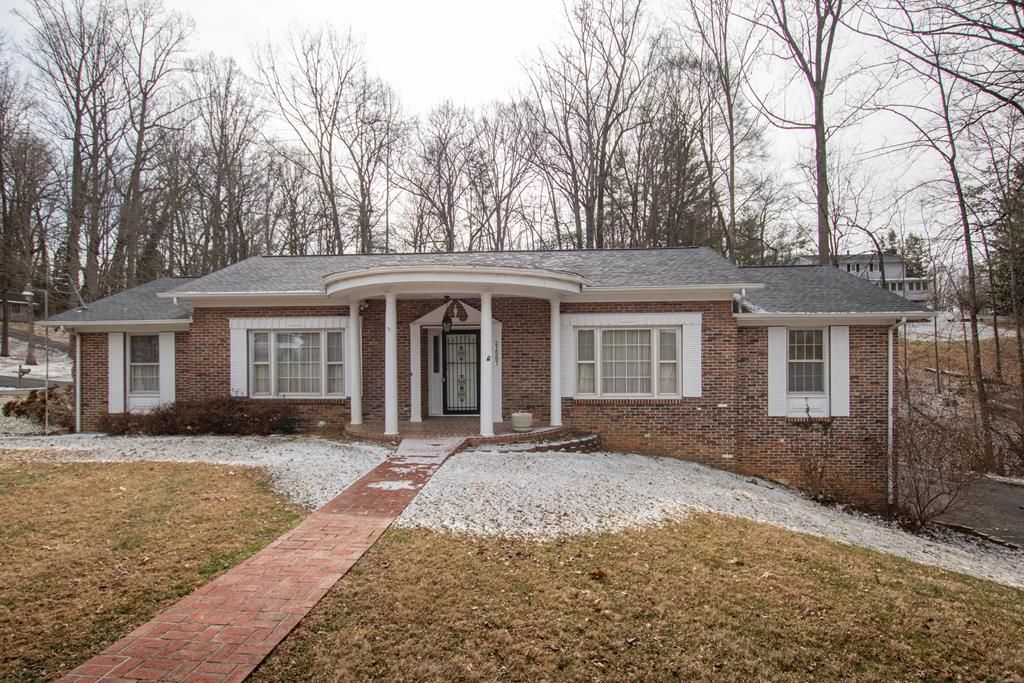 Photo of 21587 Plantation Rd, Bristol, VA 24202 (MLS # 105938)