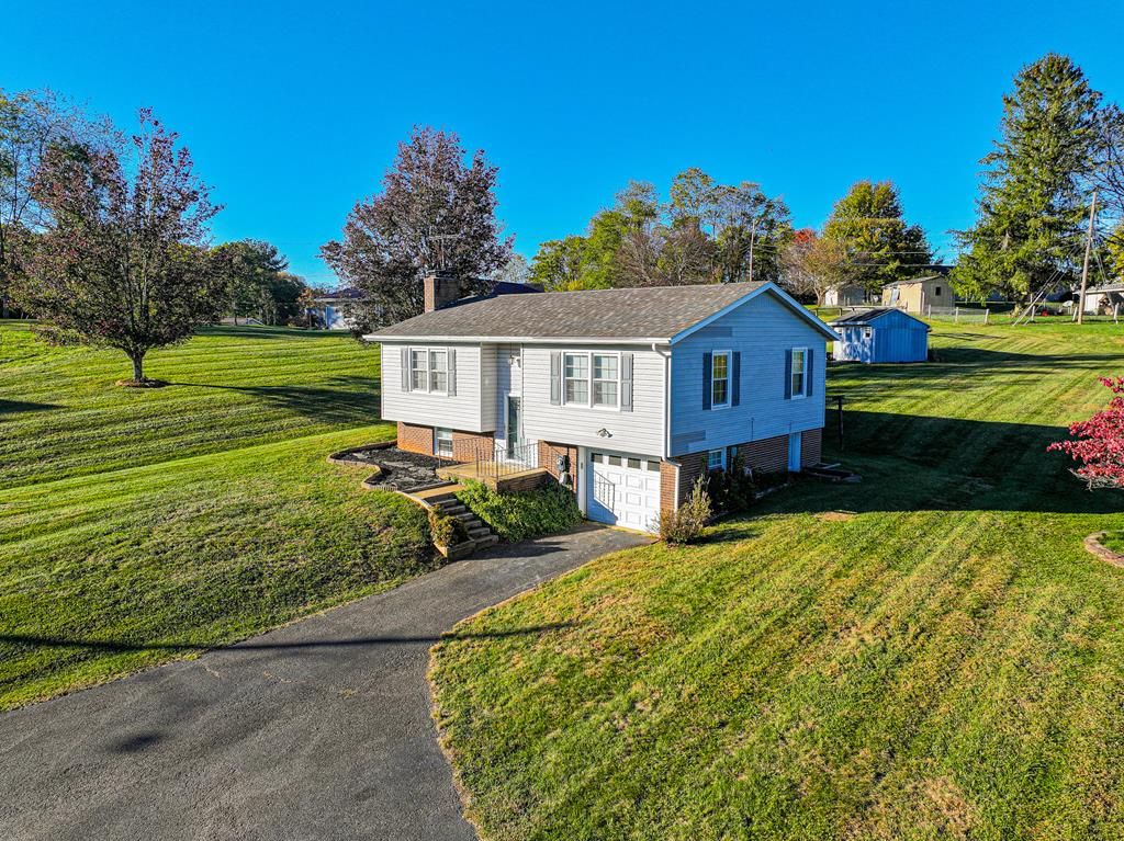 Photo of 107 Rhudy St, Galax, VA 24333 (MLS # 103896)