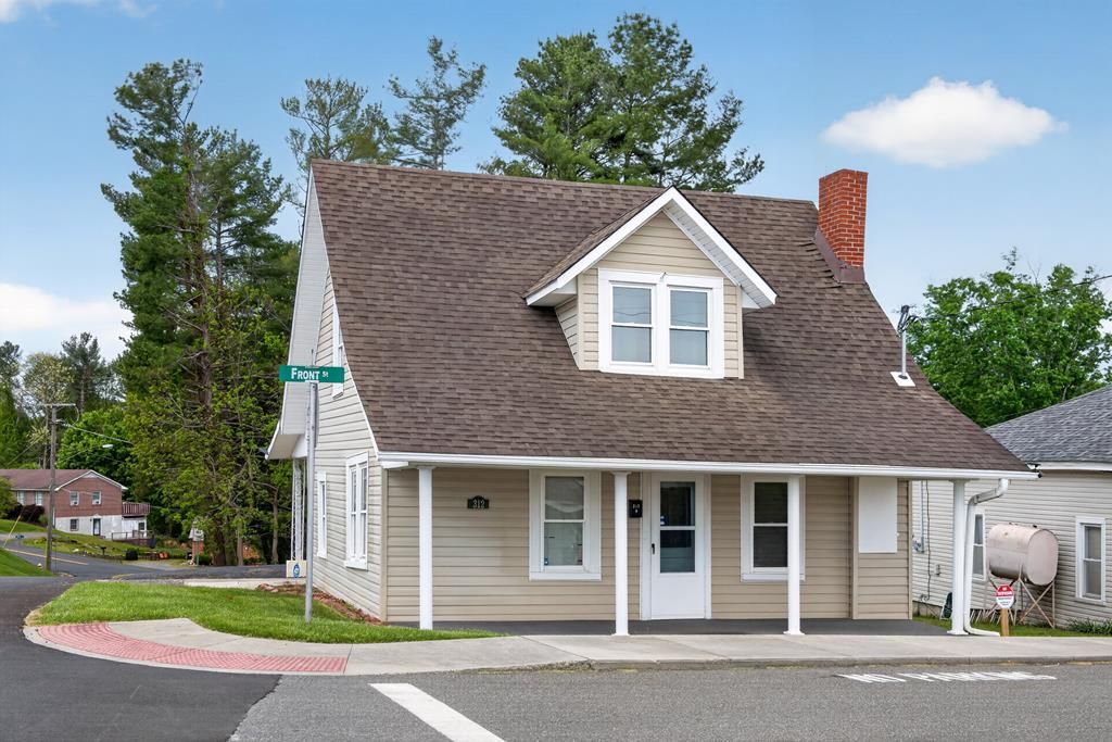 Photo of 312 Front St, Galax, VA 24333 (MLS # 109960)