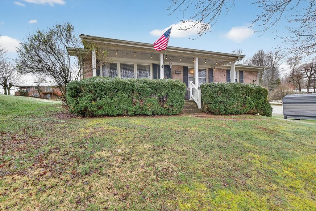 Photo of 19324 Woodland Hills Rd, Abingdon, VA 24210 (MLS # 109155)