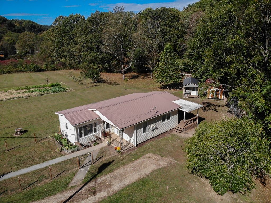 Photo of 501 Sharps Creek Road, Bristol, TN 37620 (MLS # 103719)
