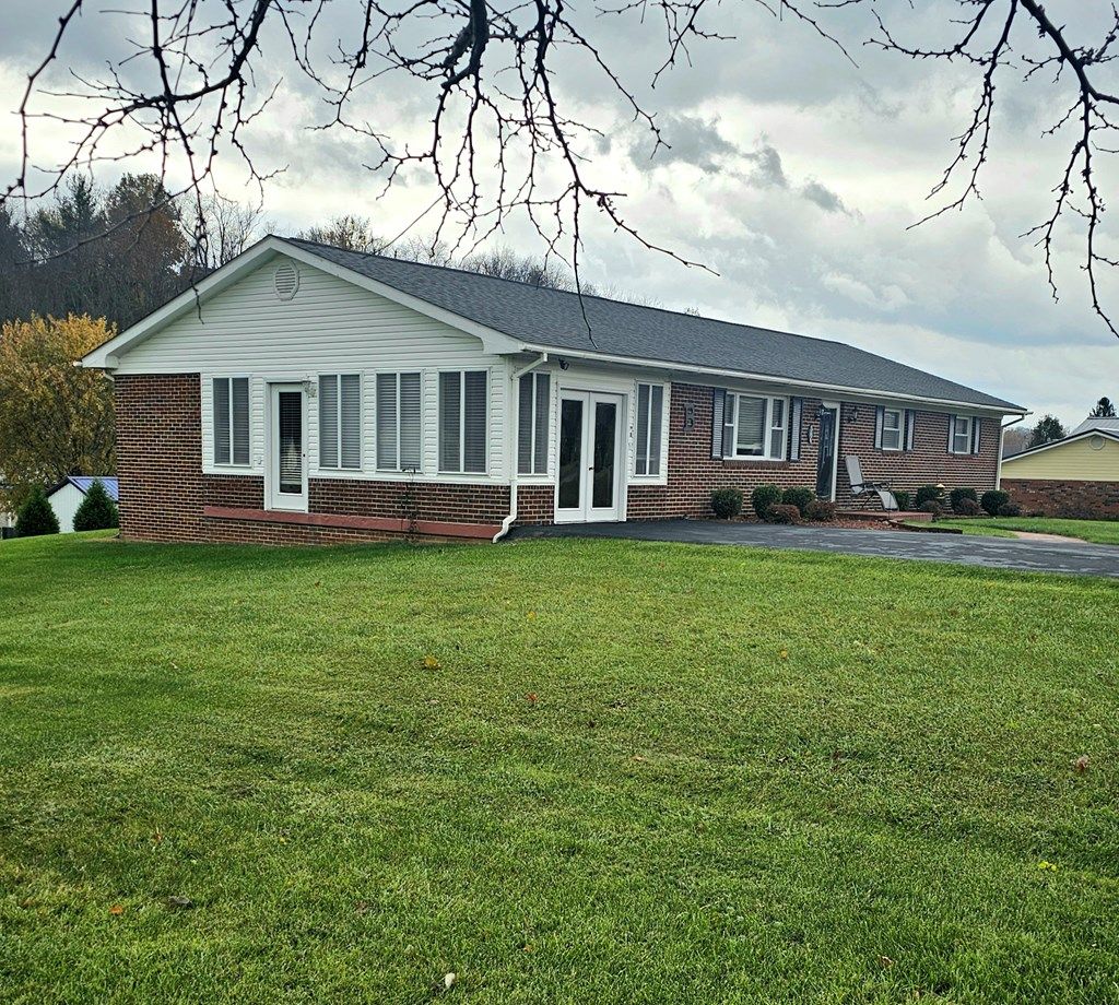 Photo of 386 Dial Rock Road, North Tazewell, VA 24630 (MLS # 103976)
