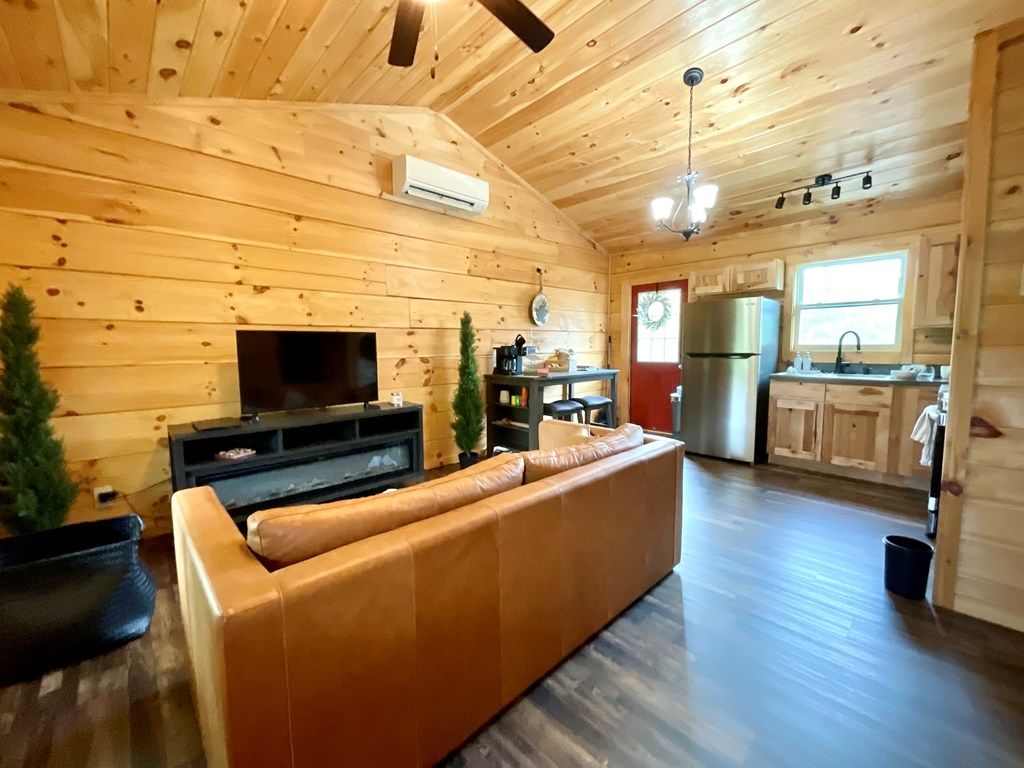 Photo of 3429 Chantilly Dr, Fancy Gap, VA 24328 (MLS # 109992)