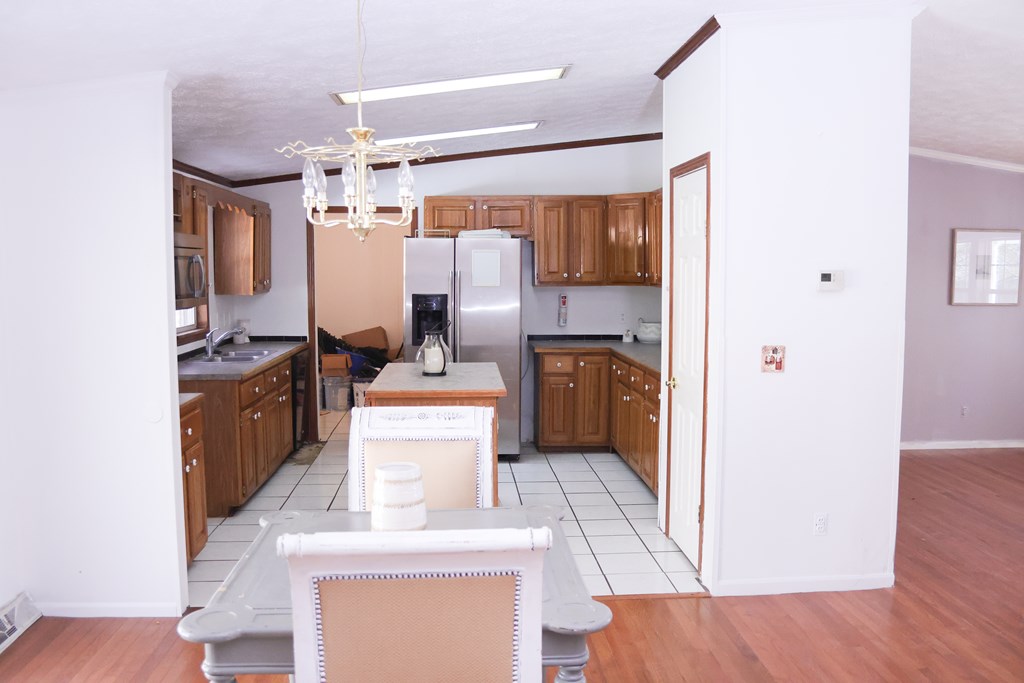 Wytheville, Virginia 24382, United States, 4 Bedrooms Bedrooms, ,2 BathroomsBathrooms,Residential,Active,13062