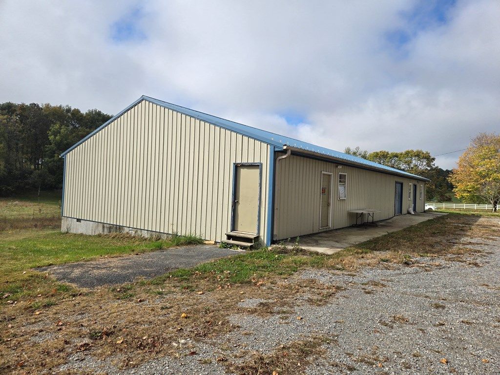 Photo of 7907 W Lee Hwy, Rural Retreat, VA 24368 (MLS # 103855)