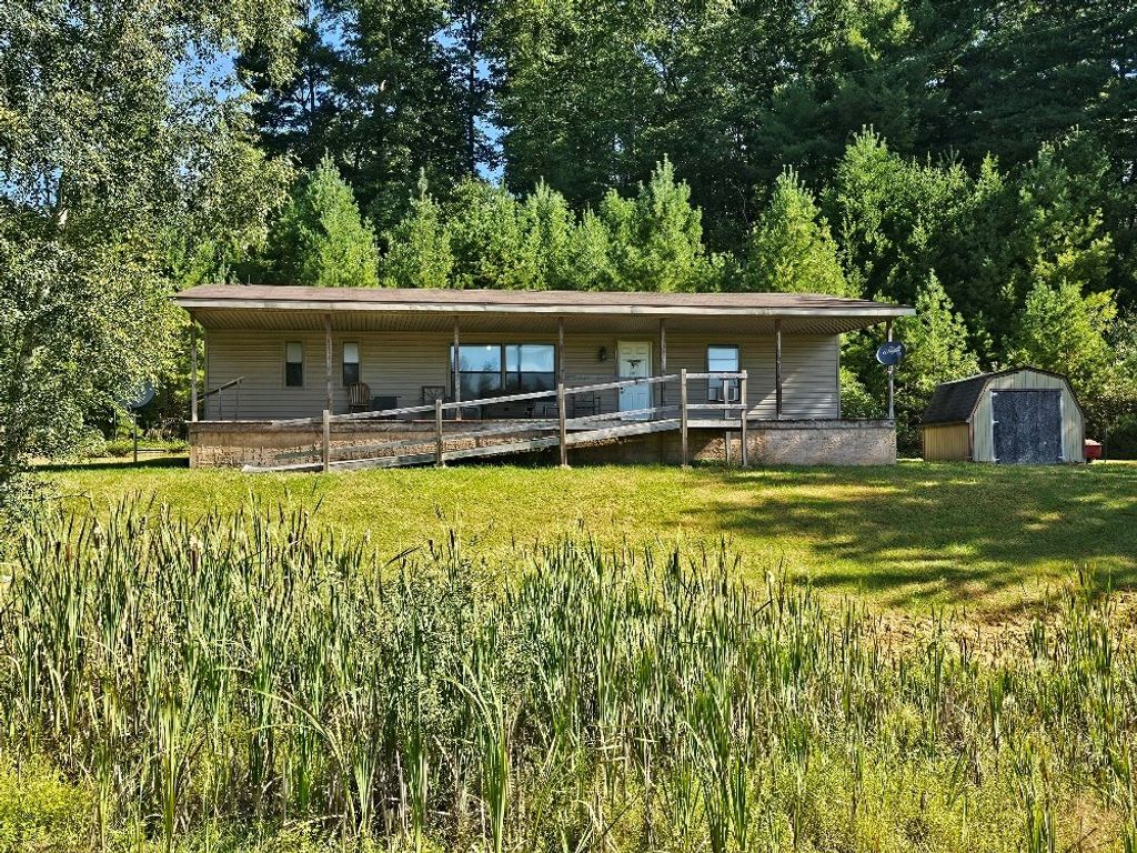 Photo of 103 Celebrity Ln, Ivanhoe, VA 24350 (MLS # 103363)