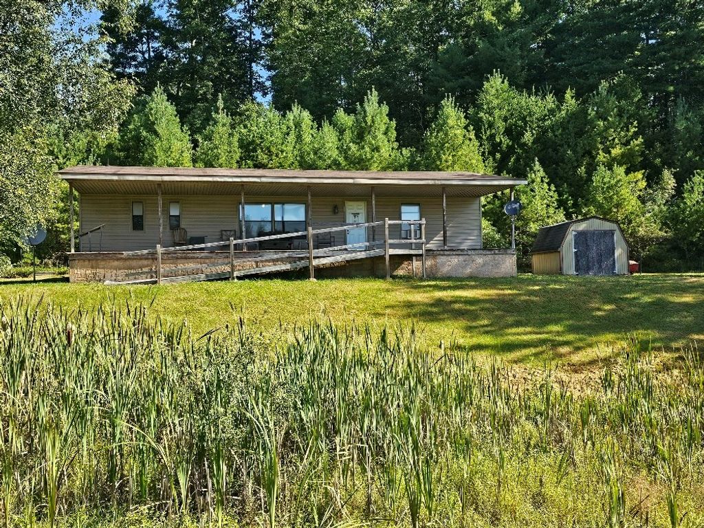 Photo of 103 Celebrity Ln, Ivanhoe, VA 24350 (MLS # 103363)