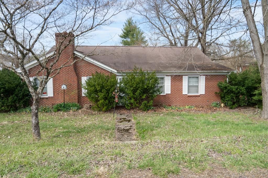 Photo of 510 W Glade Street, Glade Spring, VA 24370 (MLS # 109273)