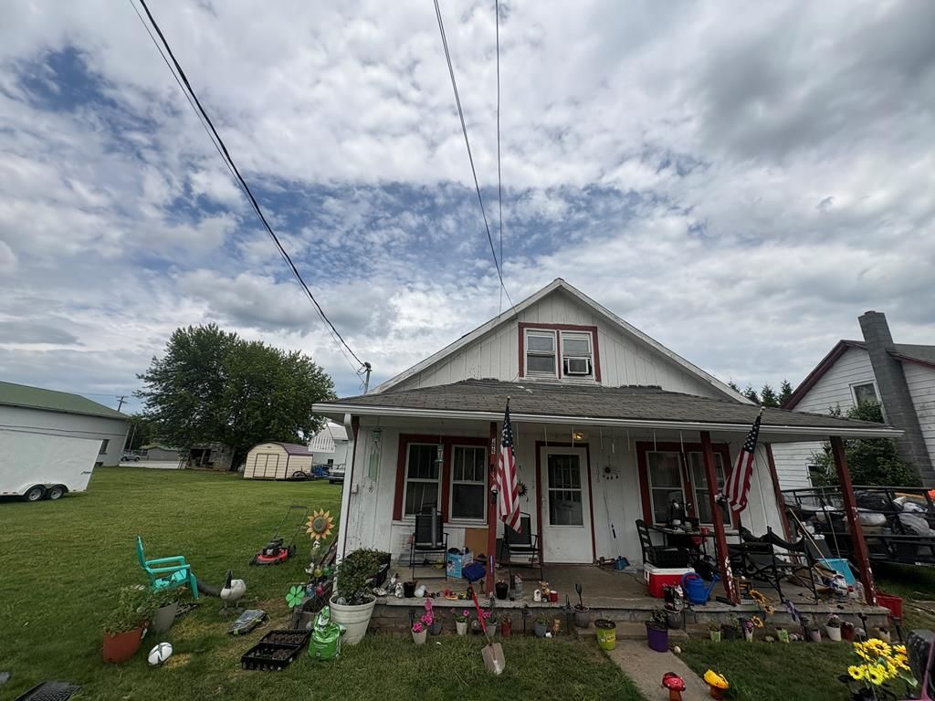 Photo of 106 Riverside Drive, Galax, VA 24333 (MLS # 110377)