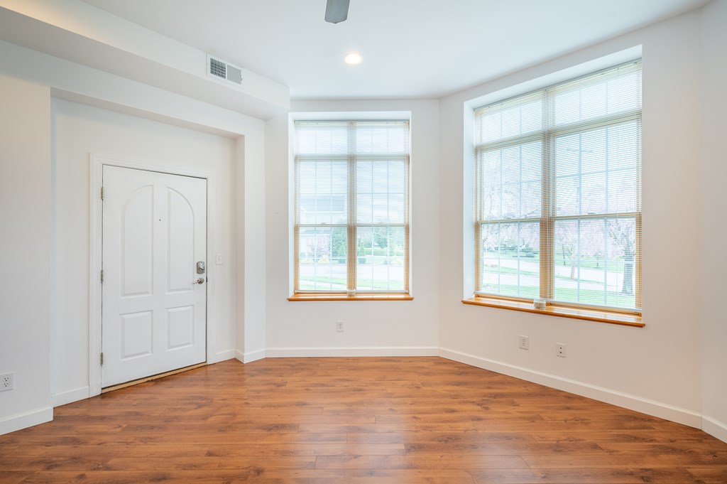 Wytheville, Virginia 24382, United States, 1 Bedroom Bedrooms, ,1 BathroomBathrooms,Residential,Contingent,109248