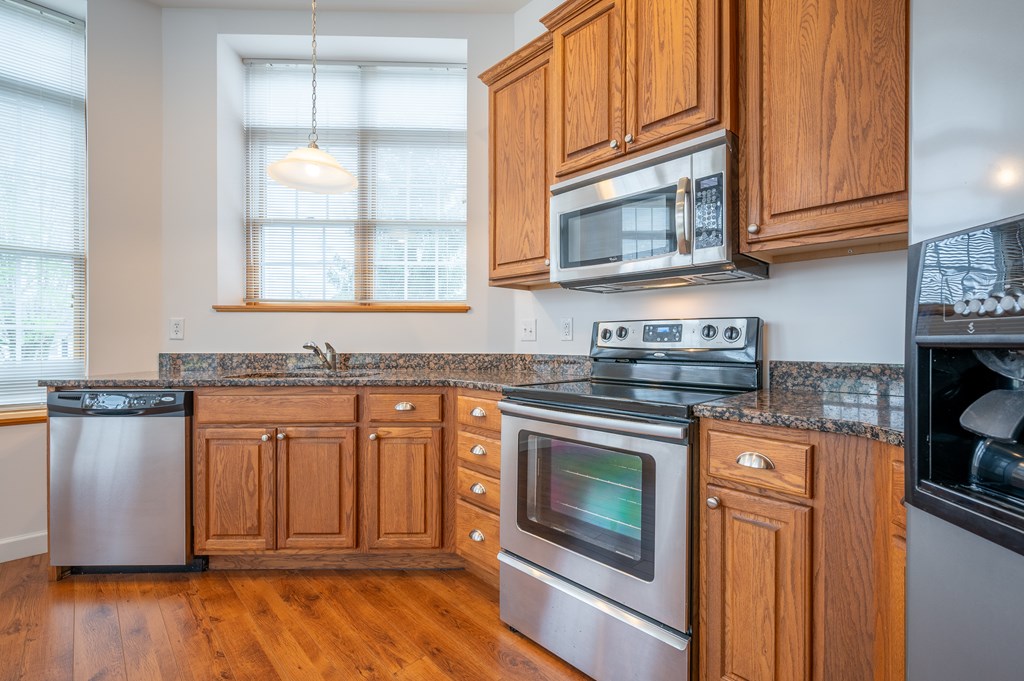 Wytheville, Virginia 24382, United States, 1 Bedroom Bedrooms, ,1 BathroomBathrooms,Residential,Contingent,109248