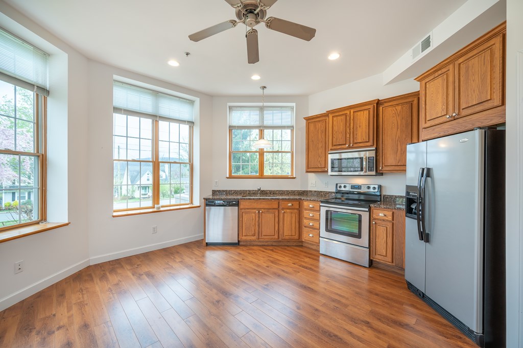 Wytheville, Virginia 24382, United States, 1 Bedroom Bedrooms, ,1 BathroomBathrooms,Residential,Contingent,109248