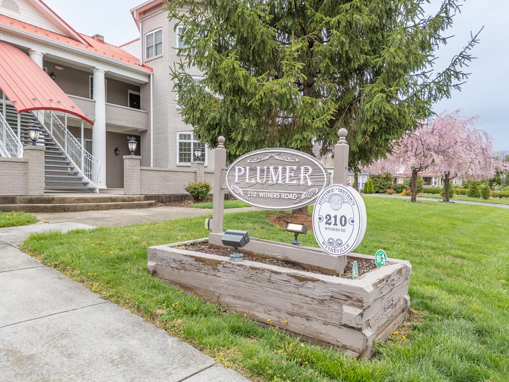 Wytheville, Virginia 24382, United States, 1 Bedroom Bedrooms, ,1 BathroomBathrooms,Residential,Contingent,109248