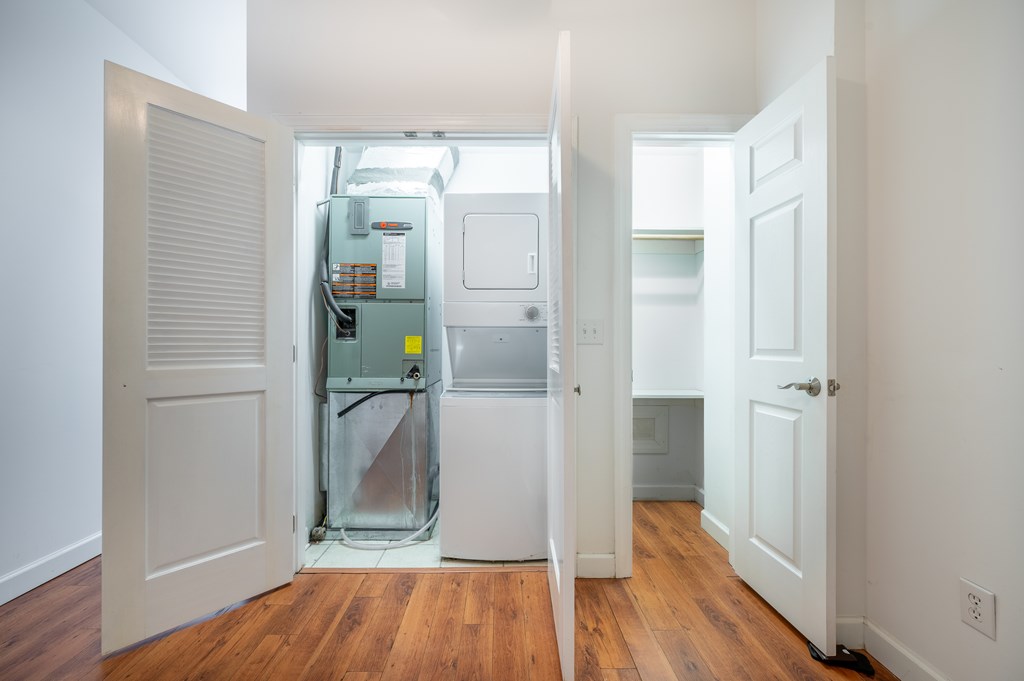 Wytheville, Virginia 24382, United States, 1 Bedroom Bedrooms, ,1 BathroomBathrooms,Residential,Contingent,109248