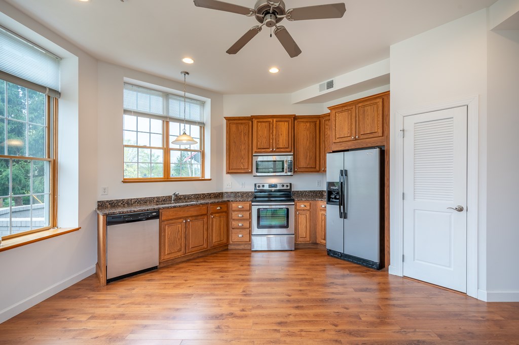 Wytheville, Virginia 24382, United States, 1 Bedroom Bedrooms, ,1 BathroomBathrooms,Residential,Contingent,109248