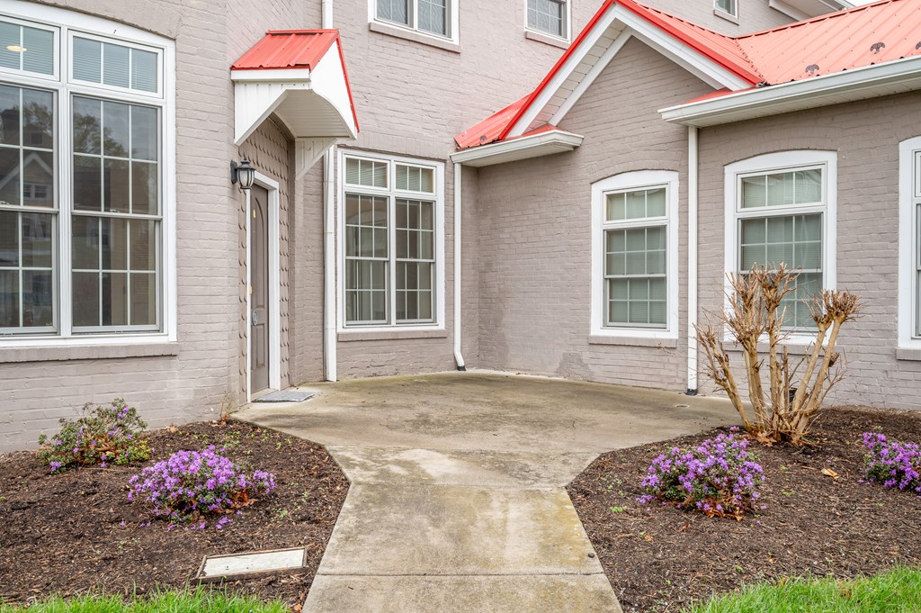 Wytheville, Virginia 24382, United States, 1 Bedroom Bedrooms, ,1 BathroomBathrooms,Residential,Contingent,109248