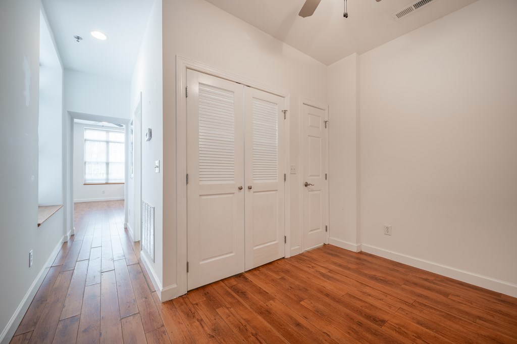 Wytheville, Virginia 24382, United States, 1 Bedroom Bedrooms, ,1 BathroomBathrooms,Residential,Contingent,109248