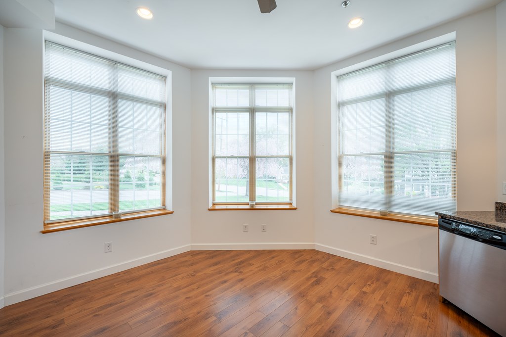 Wytheville, Virginia 24382, United States, 1 Bedroom Bedrooms, ,1 BathroomBathrooms,Residential,Contingent,109248