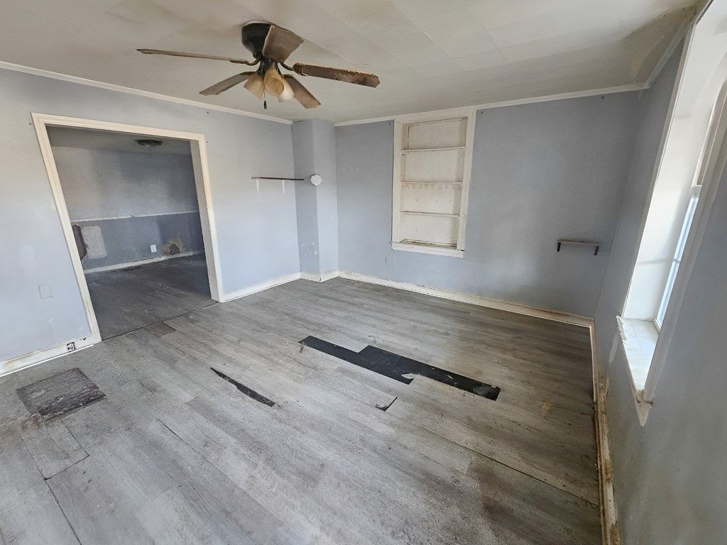 Photo of 708 Spruce St, Marion, VA 24354 (MLS # 104662)