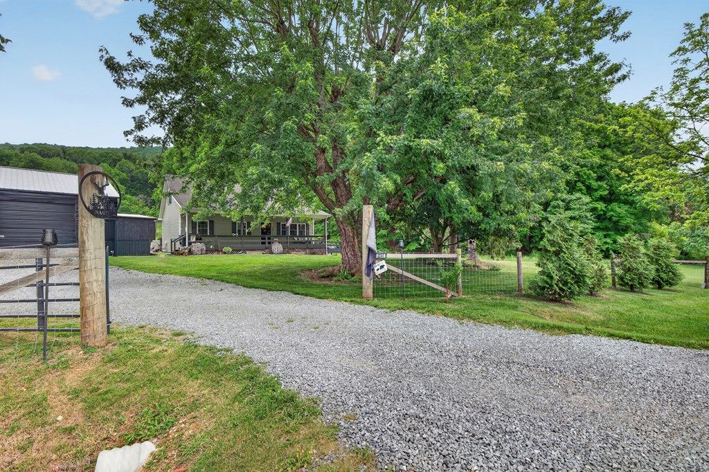 Photo of 33244 Widener Valley, Damascus, VA 24236 (MLS # 110276)