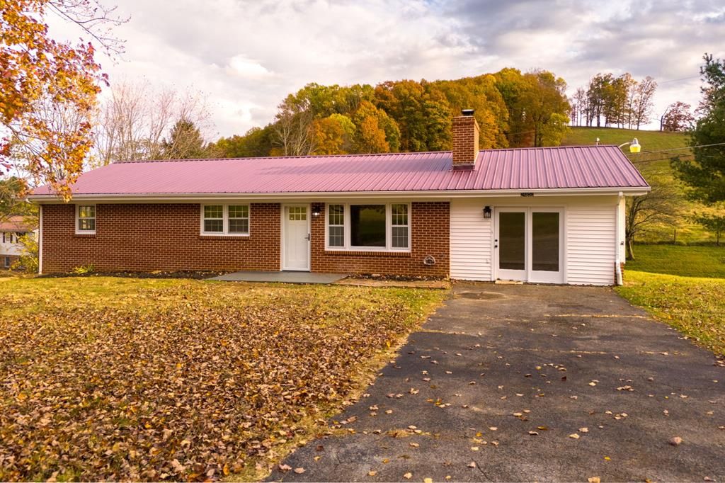 Photo of 24850 Walden Rd, Abingdon, VA 24210 (MLS # 103993)