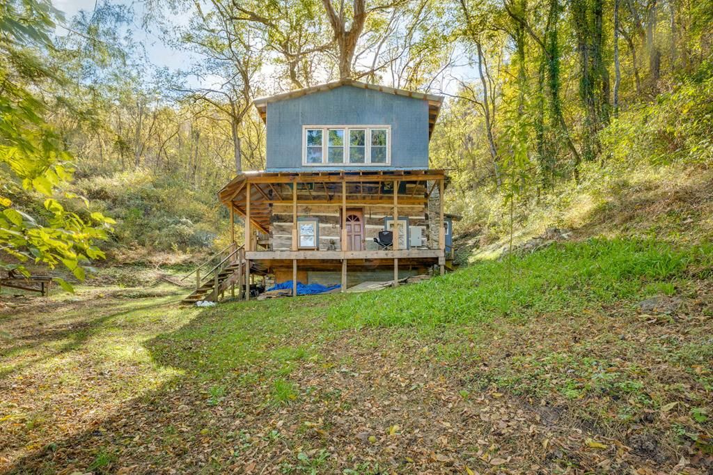 Photo of 10158 River Mountain Rd, Lebanon, VA 24266 (MLS # 103820)