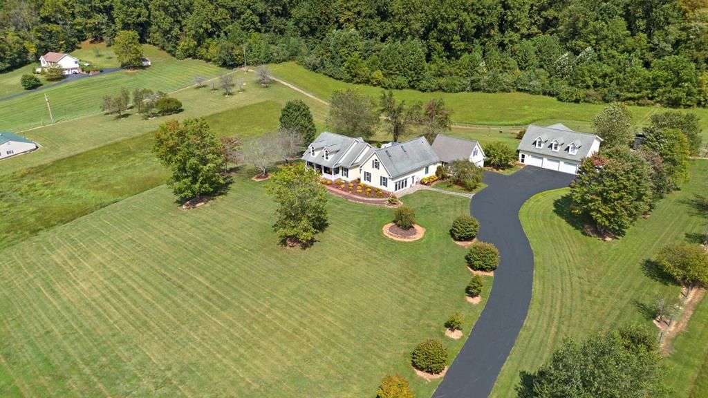 Photo of 4457 Swinging Bridge Rd, Mendota, VA 24270 (MLS # 109519)
