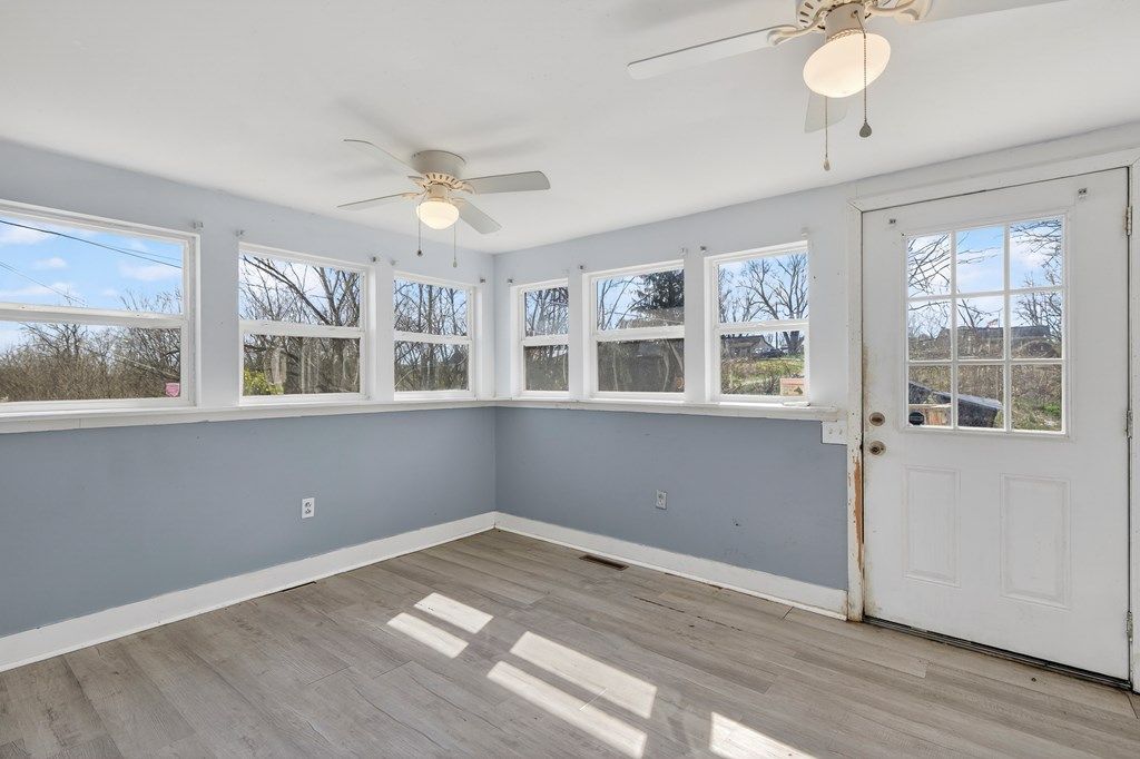 Photo of 239 E Glade St, Glade Spring, VA 24340 (MLS # 109334)