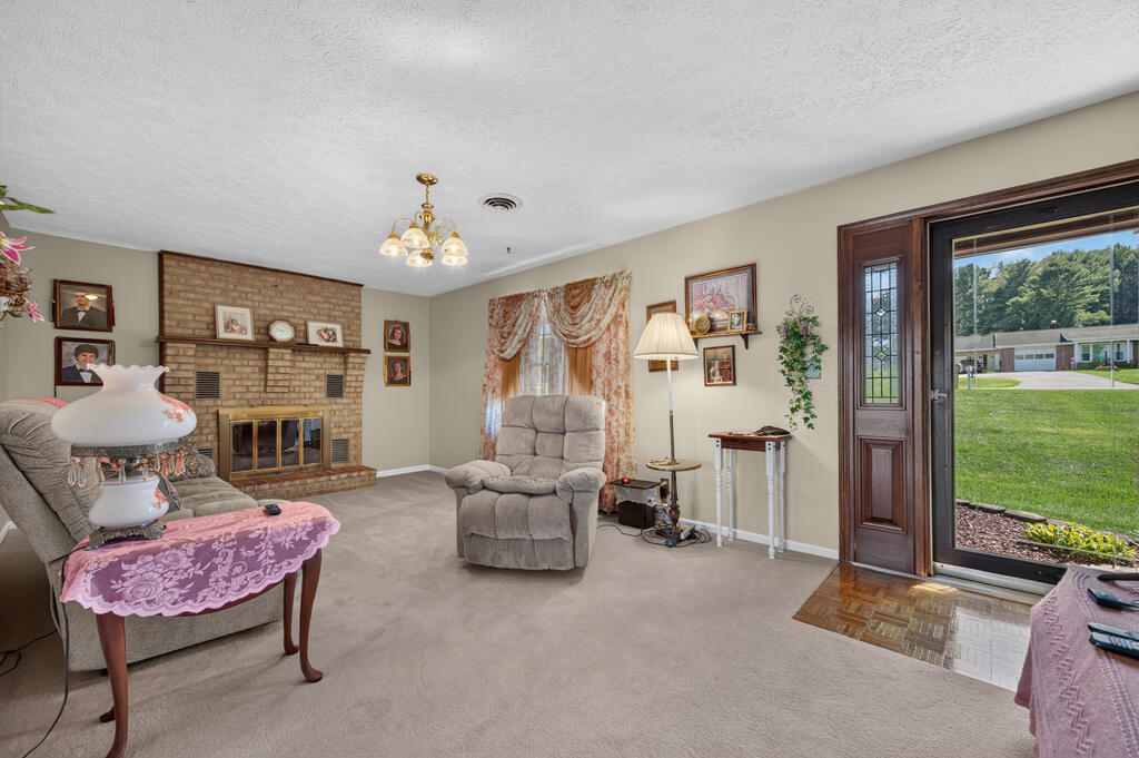 192 Whispering Pines Rd