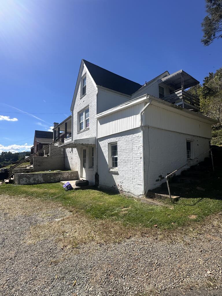 Photo of 215 5th Ave, Galax, VA 24333 (MLS # 112131)