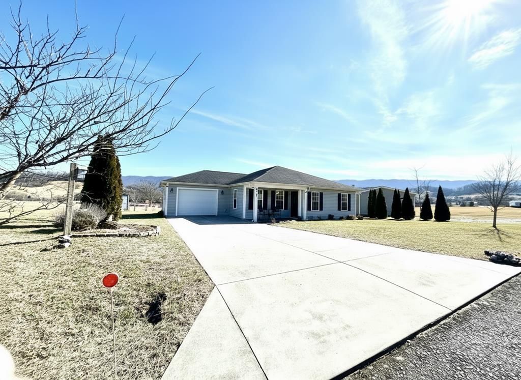 Photo of 206 Ridge Dr, Lebanon, VA 24266 (MLS # 105780)