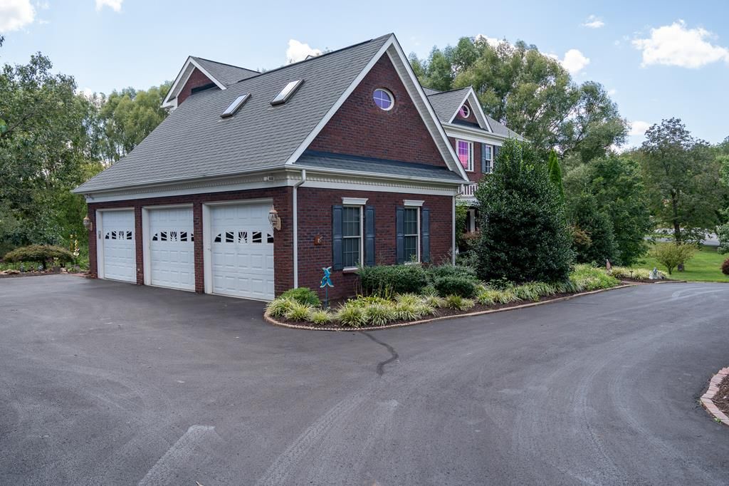 Photo of 550 Loretto Dr, Wytheville, VA 24382 (MLS # 103728)