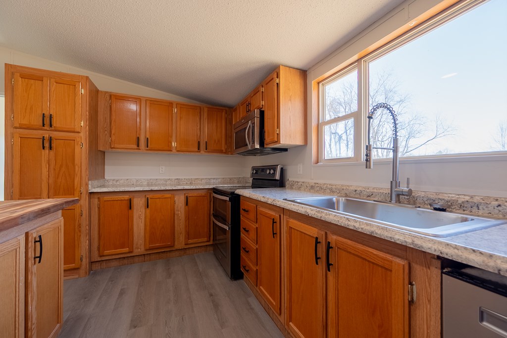 Barren Springs, Virginia 24313, United States, 3 Bedrooms Bedrooms, ,2 BathroomsBathrooms,Residential,Active,76553