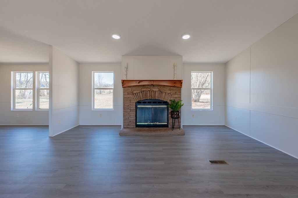 Barren Springs, Virginia 24313, United States, 3 Bedrooms Bedrooms, ,2 BathroomsBathrooms,Residential,Active,76553