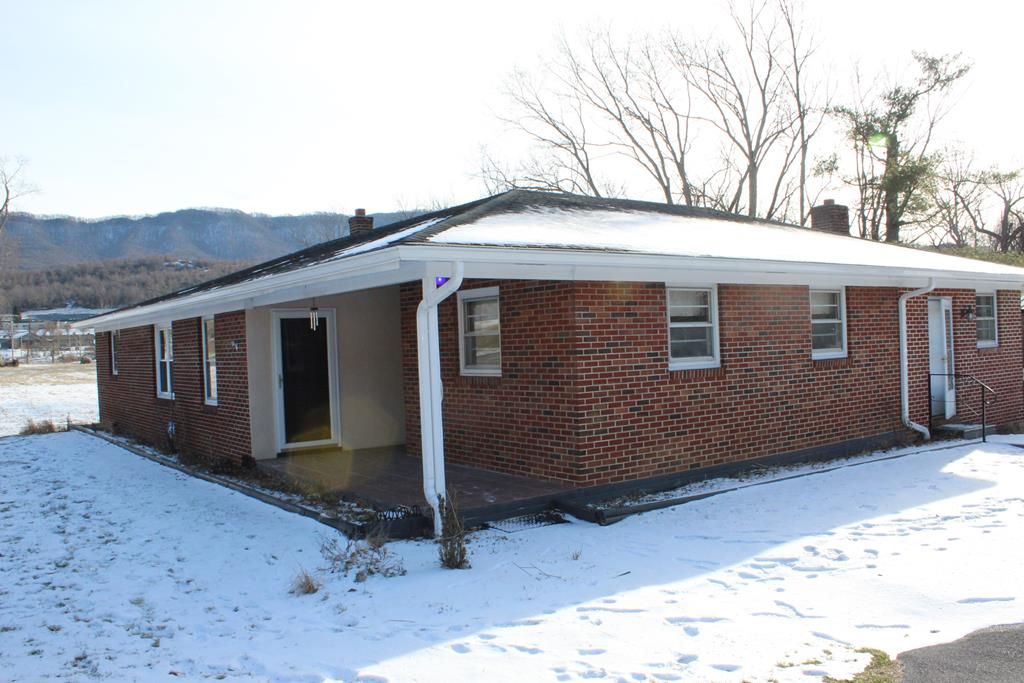 Photo of 349 Freedom Ave, Tazewell, VA 24651 (MLS # 104708)