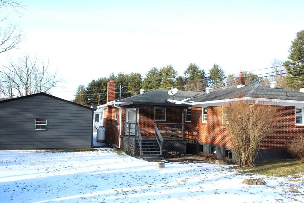 Photo of 349 Freedom Ave, Tazewell, VA 24651 (MLS # 104708)