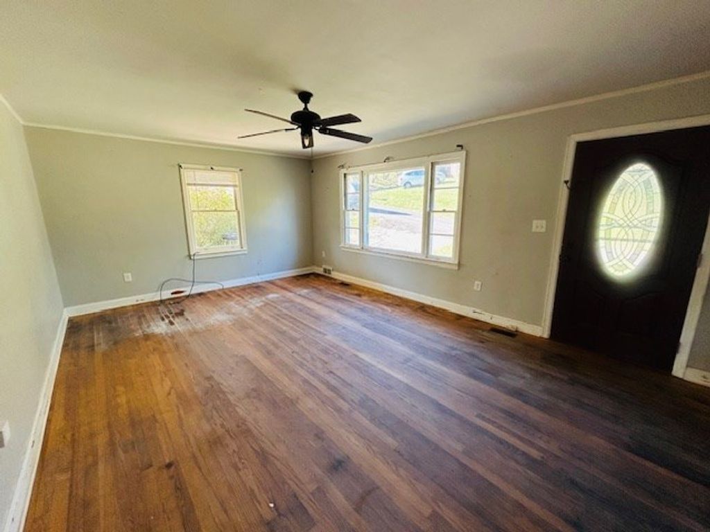 Photo of 403 Poplar St, Galax, VA 24333 (MLS # 103655)