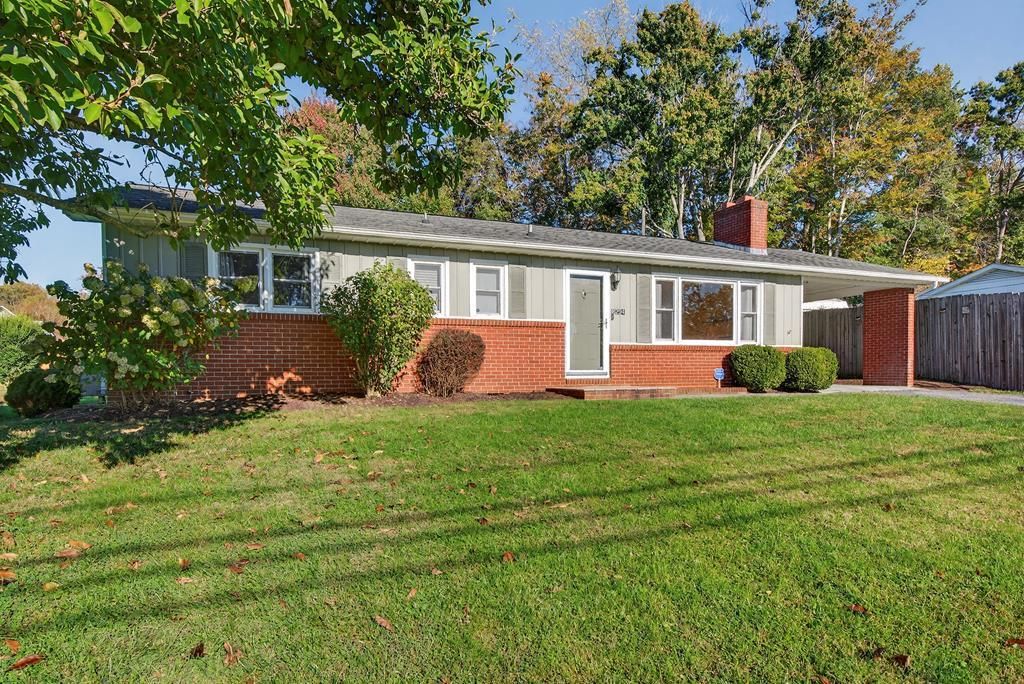 Photo of 16294 Mary St, Abingdon, VA 24210 (MLS # 103764)